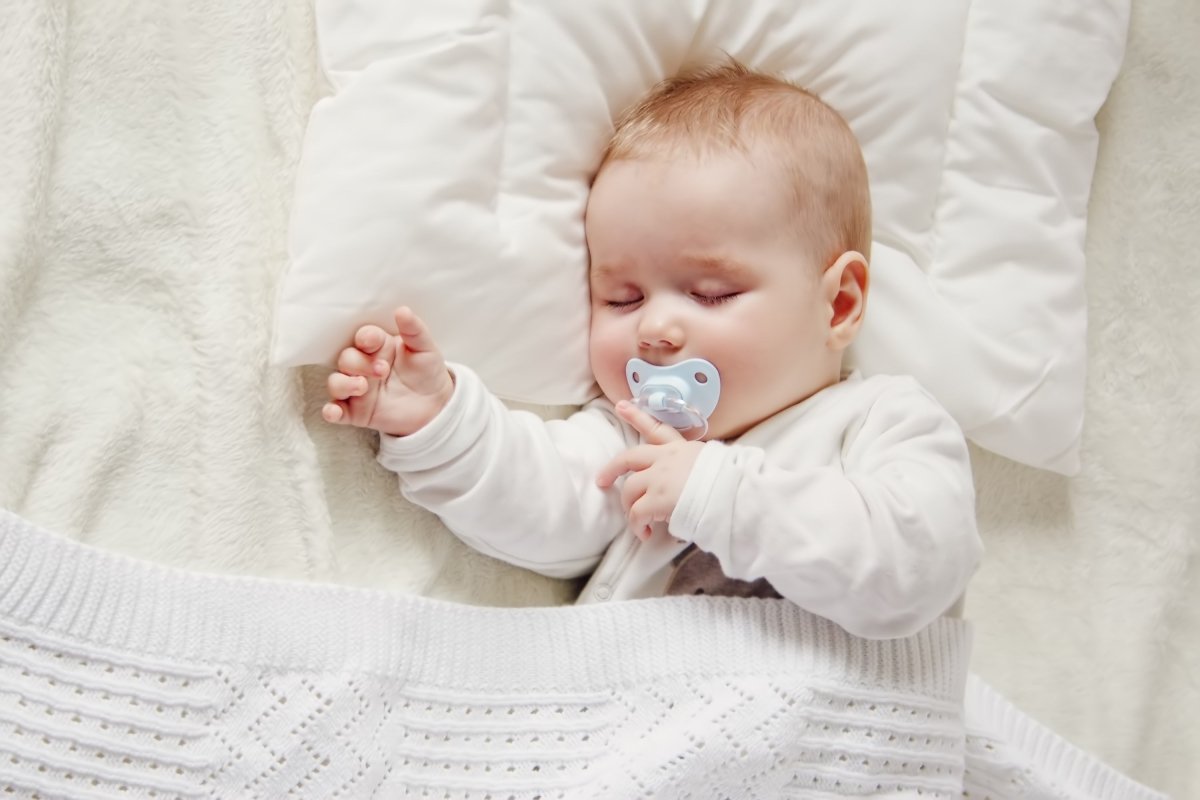 How to Keep Your Newborn Sleeping Safely and Soundly - Baby Bubble