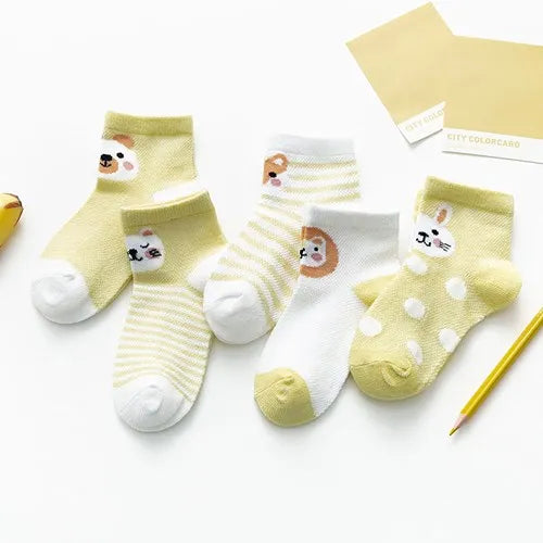 Baby Bubble soft cotton baby socks in a 5-pack, featuring colorful, comfy designs for infants' delicate feet.